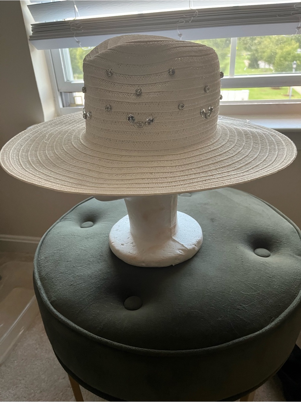 Stylein White Wide-Brim Straw Hat with Crystal Rhinestones